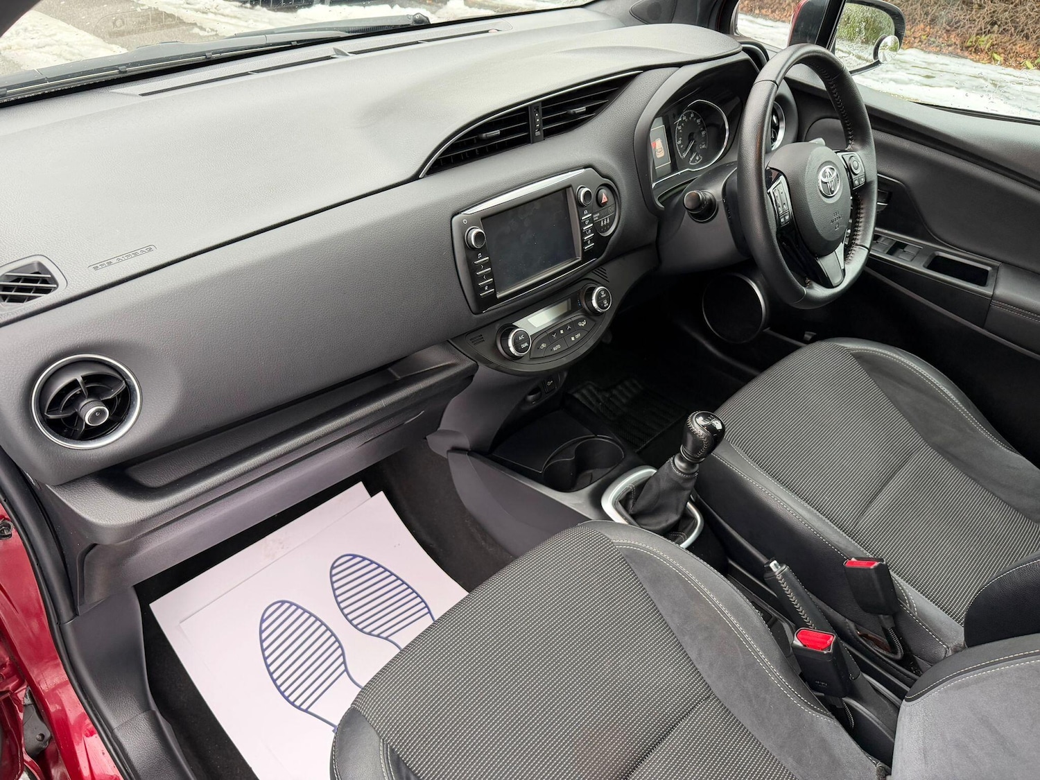 Used Toyota Yaris 2017 for sale - 77215087: Photo 11