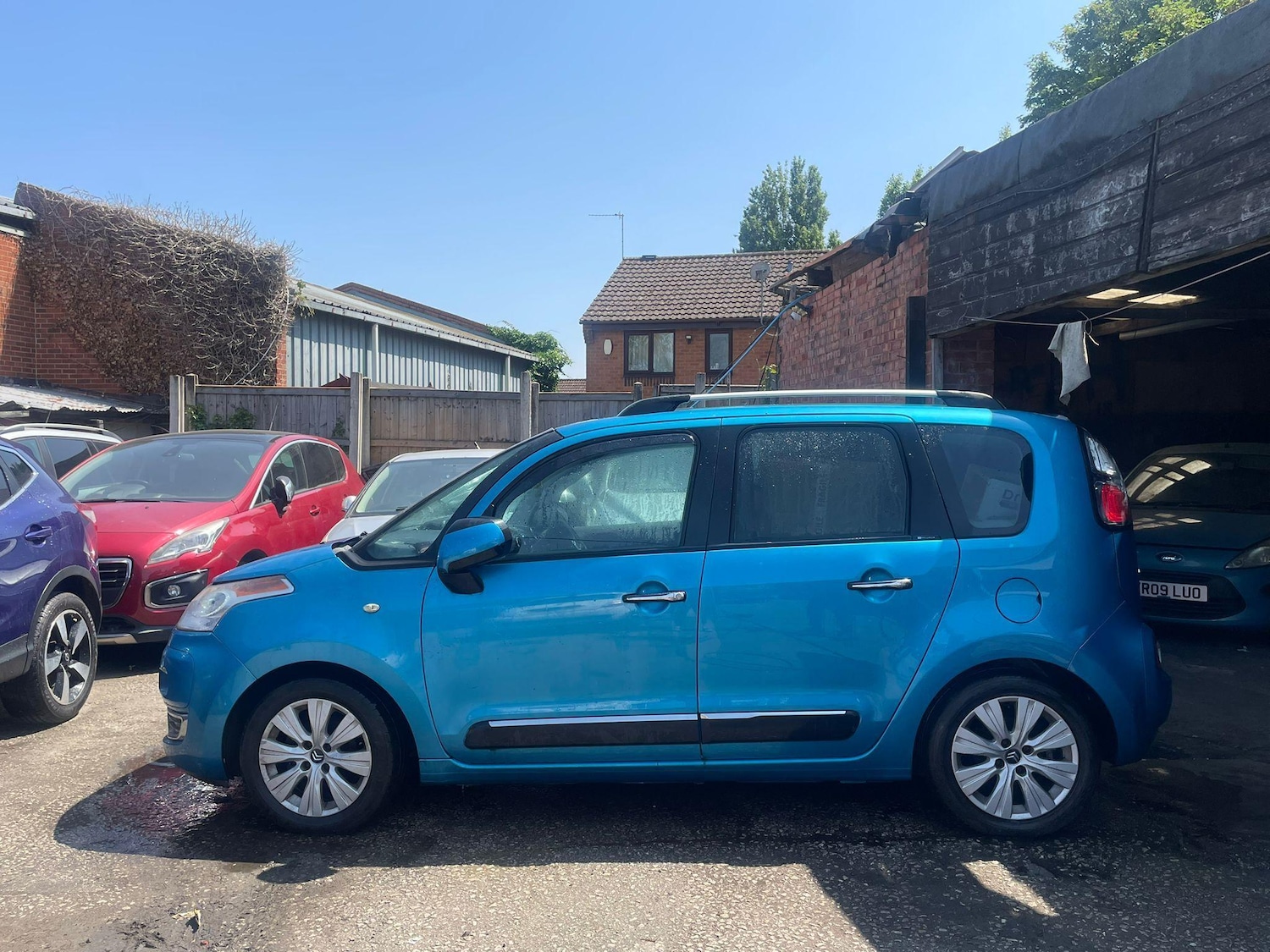 Used Citroen C3 Picasso 2010 for sale - 77278924: Photo 2