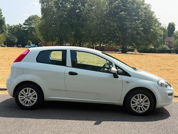 Used Fiat Punto 2015 for sale - 79278829: Photo
