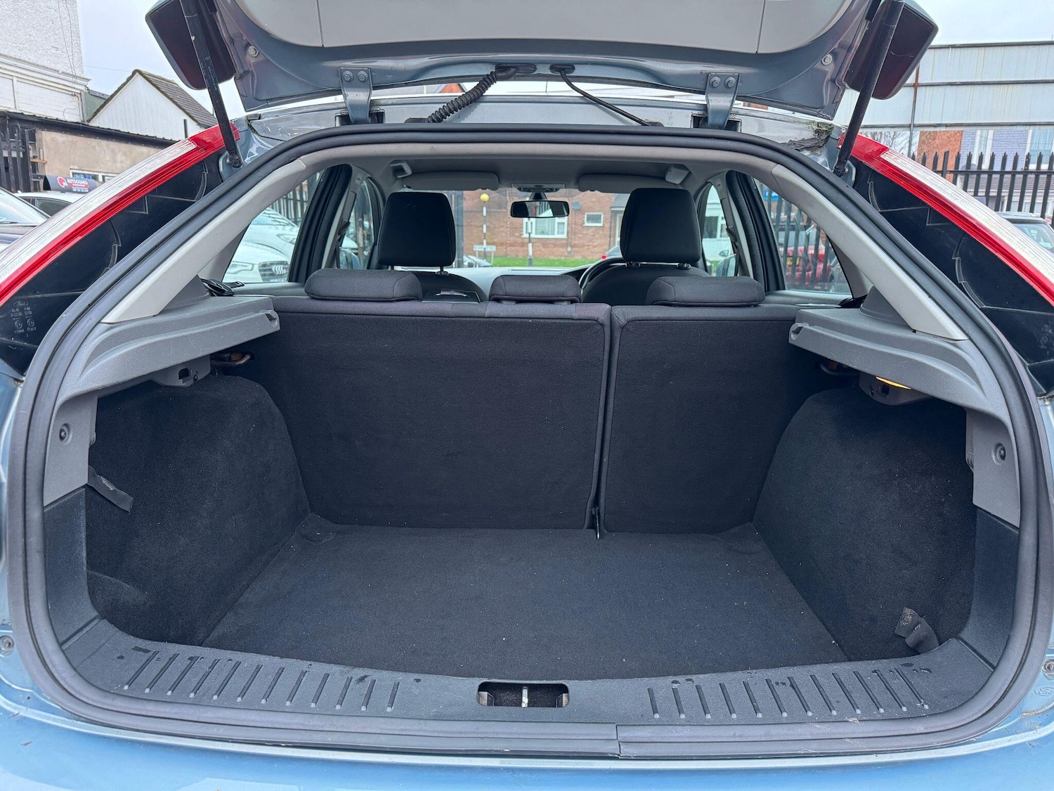 Used Ford Focus 2010 for sale - 77377548: Photo 10