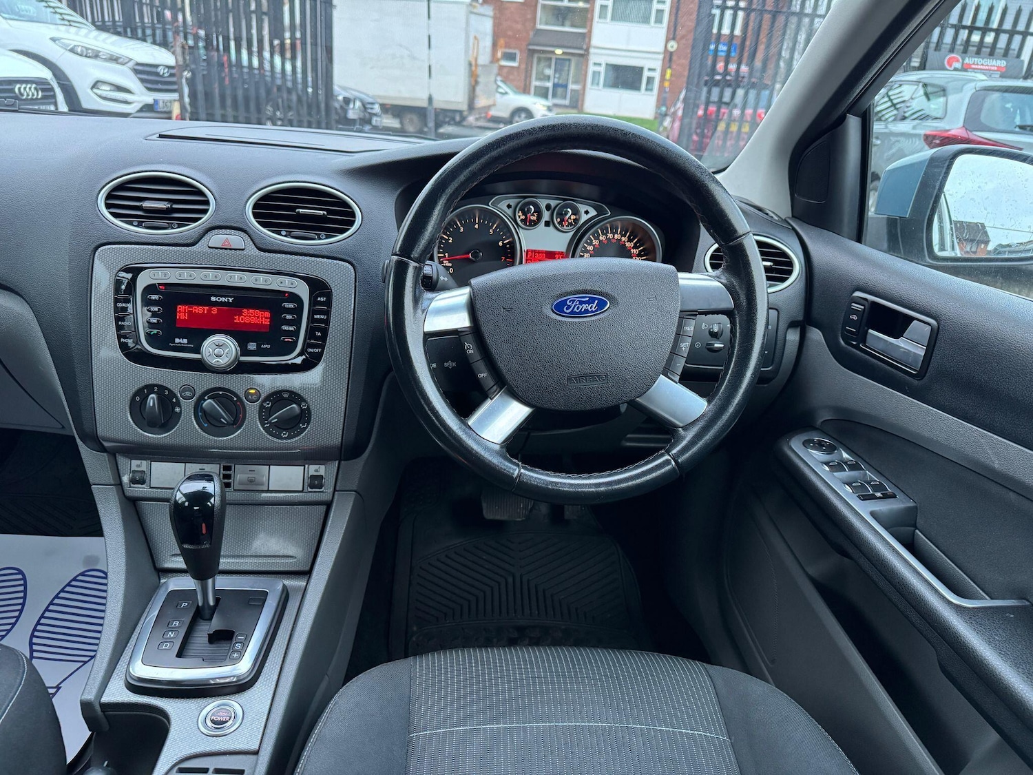 Used Ford Focus 2010 for sale - 77377548: Photo 14