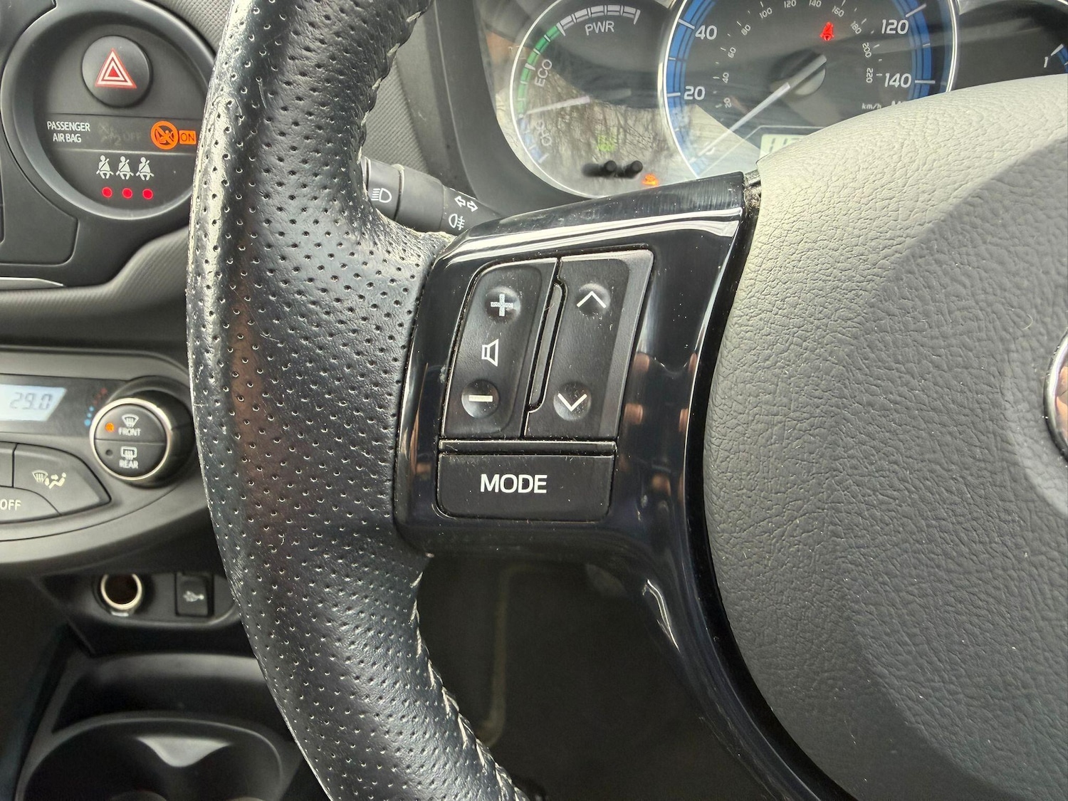 Used Toyota Yaris for sale - 77823892: Photo 25