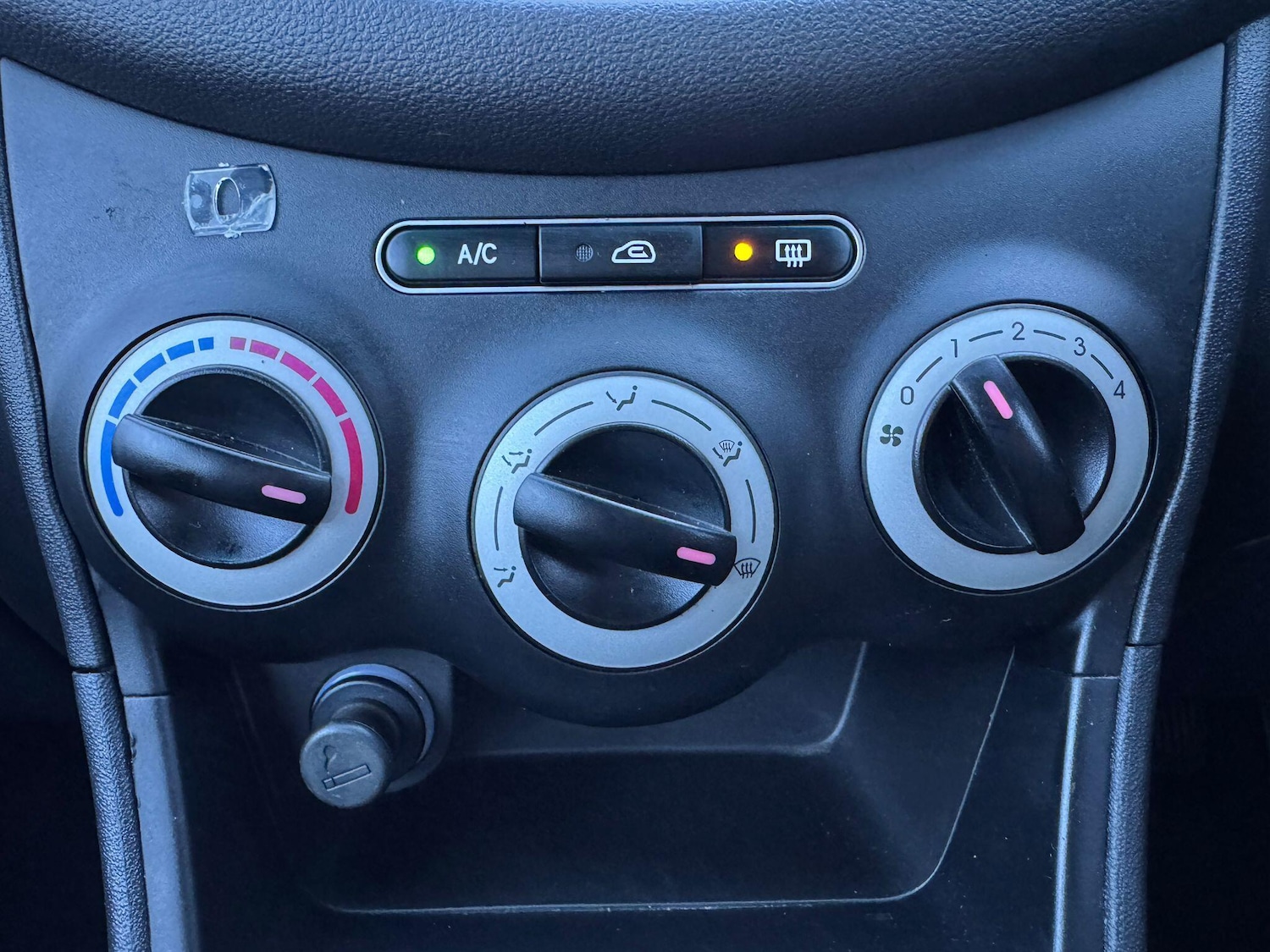 Used Hyundai i10 2009 for sale - 77352107: Photo 15