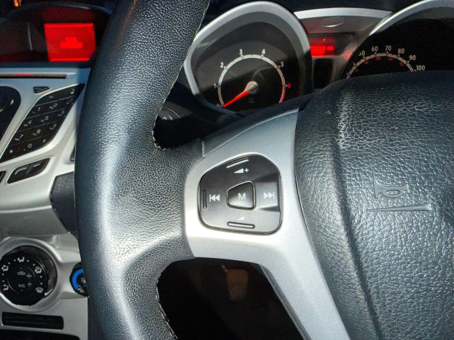 Used Ford Fiesta 2011 for sale - 77376237: Photo 25