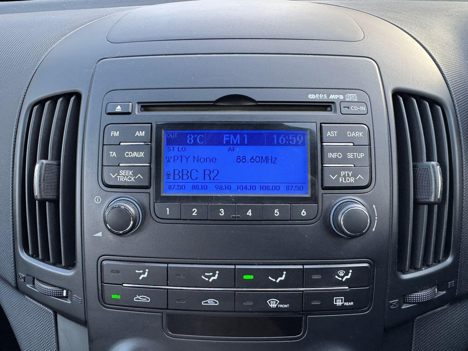 Used Hyundai i30 2010 for sale - 78215726: Photo 14