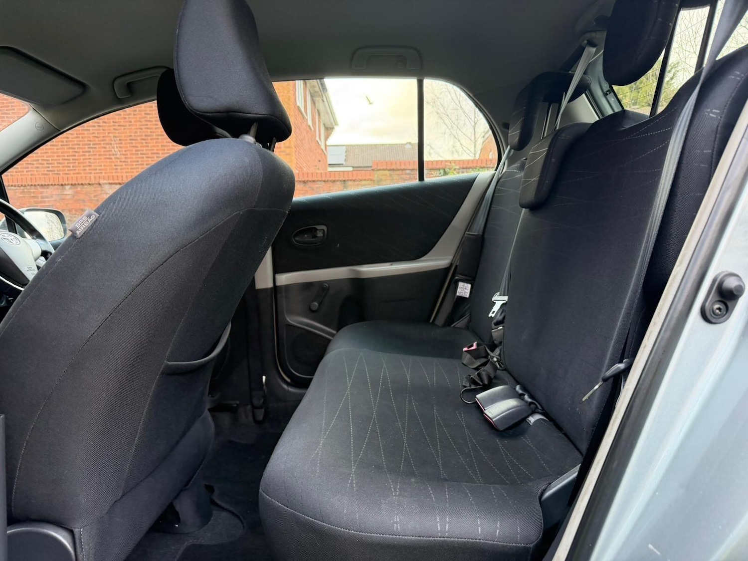 Used Toyota Yaris 2006 for sale - 77214855: Photo 25