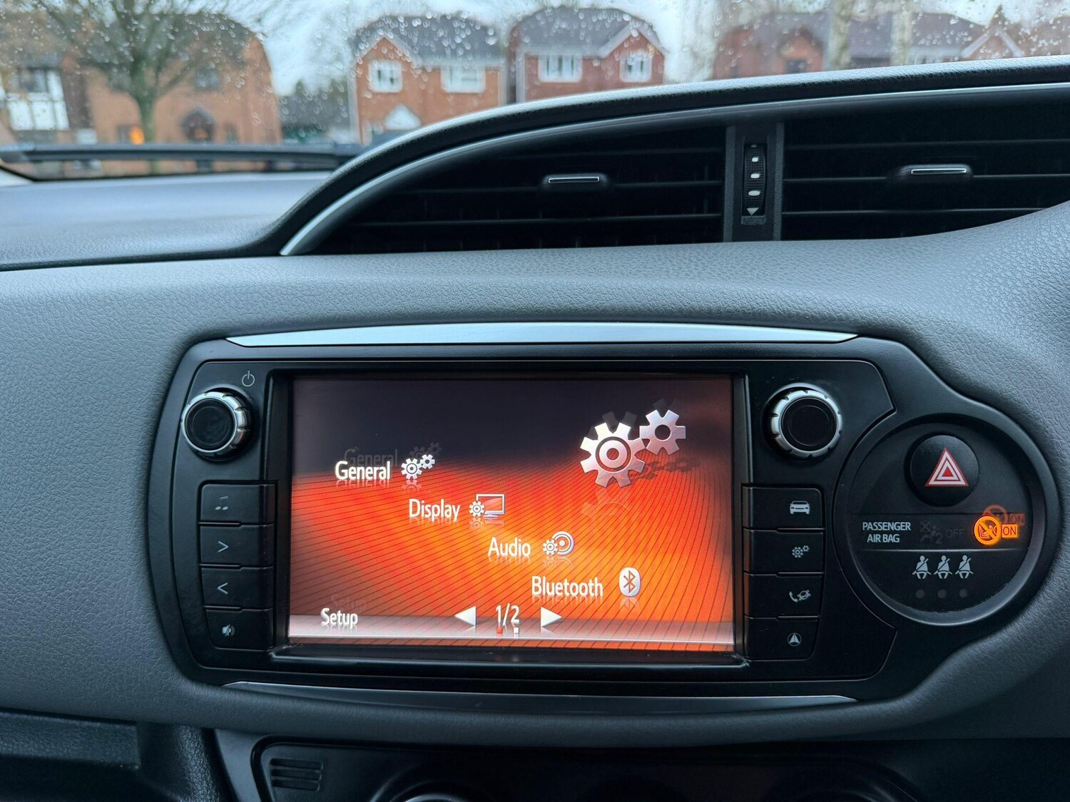 Used Toyota Yaris 2016 for sale - 78215708: Photo 24