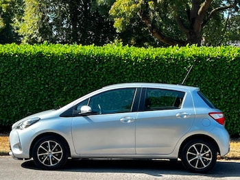 Used Toyota Yaris 2018 for sale - 79496308: Photo