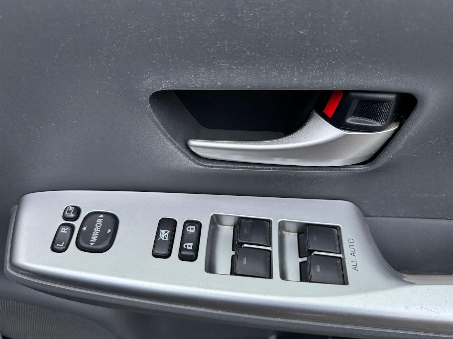 Used Toyota Prius+ 2014 for sale - 77216148: Photo 31