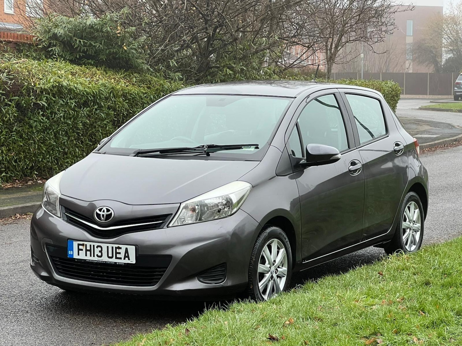 Used Toyota Yaris for sale - 77242729: Photo 2