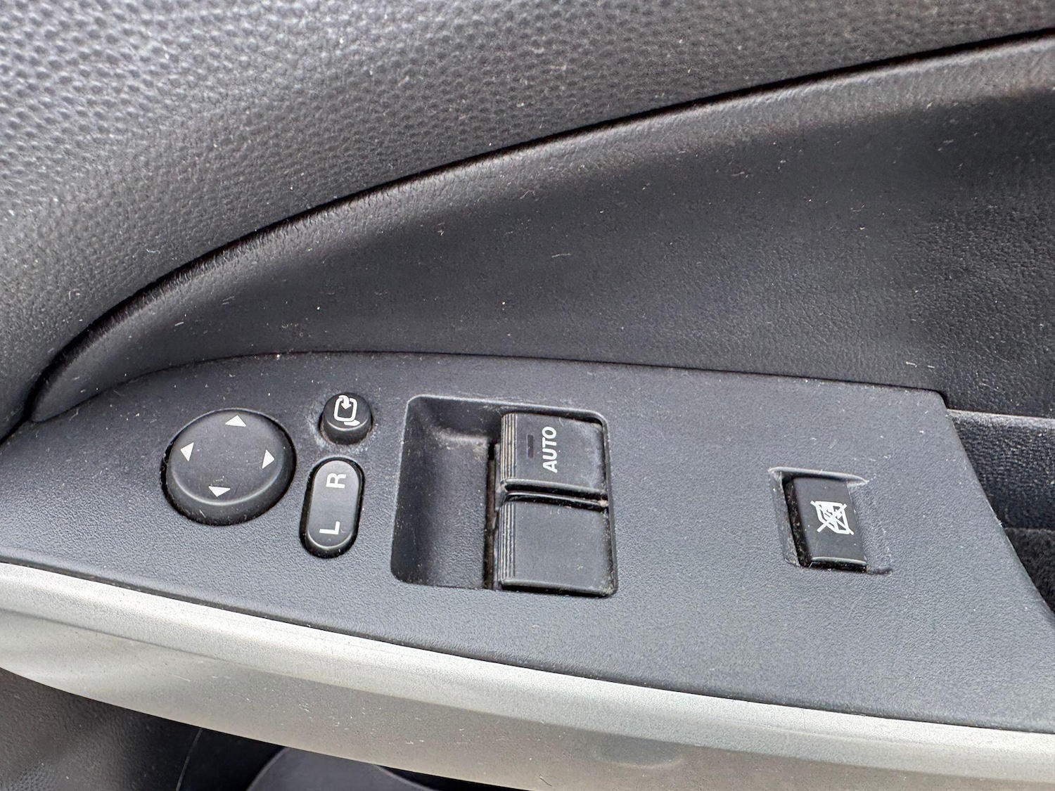 Used Mazda Mazda2 2011 for sale - 77823733: Photo 24