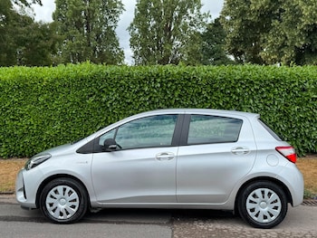 Used Toyota Yaris 2017 for sale - 79396100: Photo
