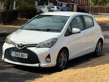 Used Toyota Yaris 2015 for sale - 79426521: Photo