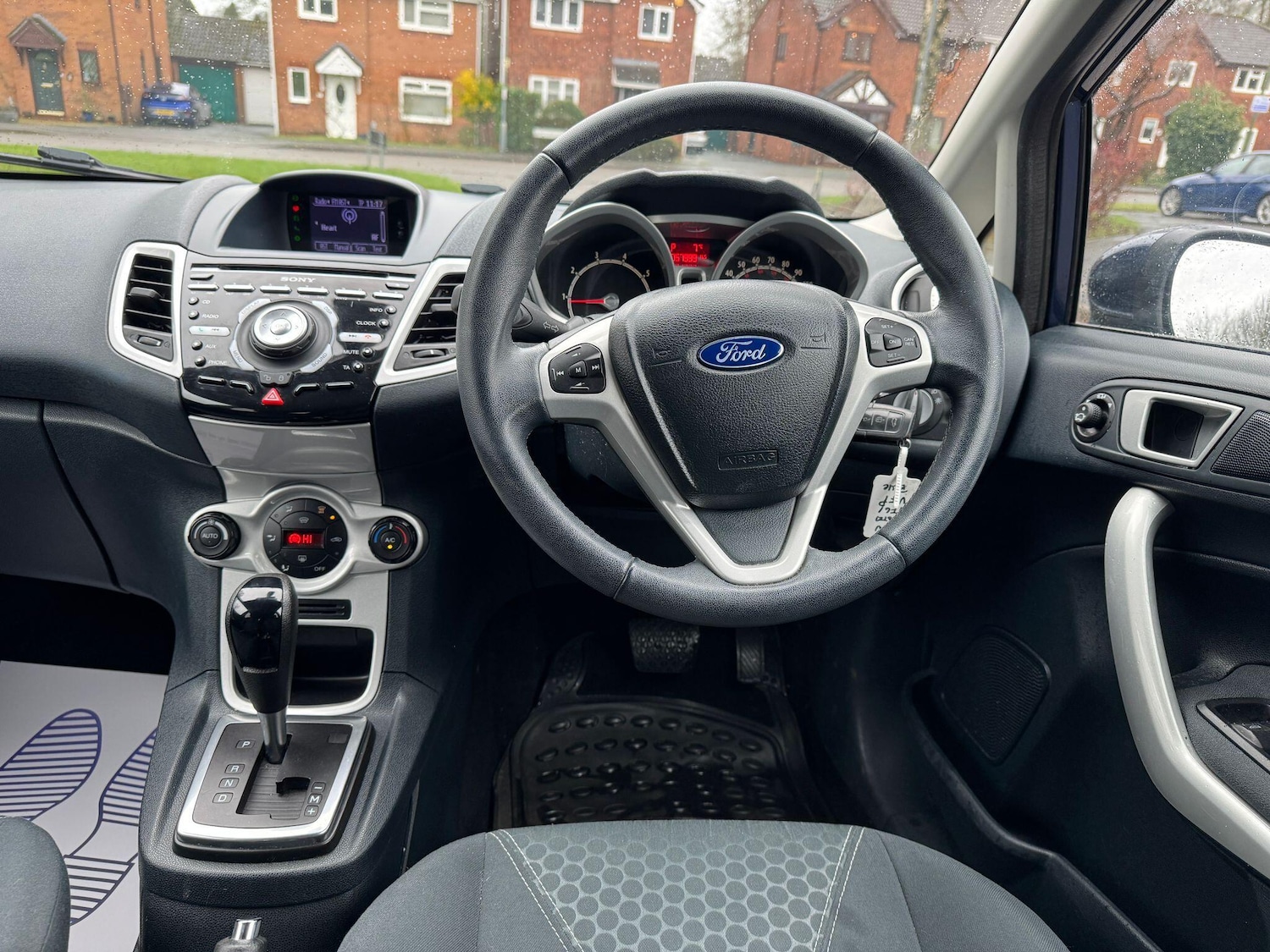 Used Ford Fiesta 2011 for sale - 77344119: Photo 12