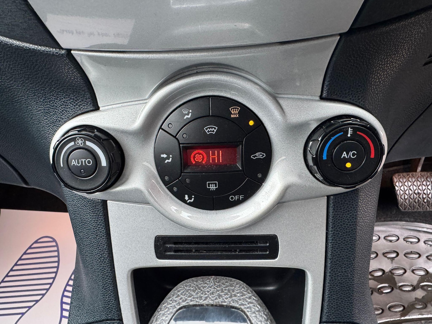 Used Ford Fiesta 2011 for sale - 77344119: Photo 22