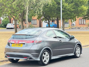 Used Honda Civic 2010 for sale - 79472137: Photo