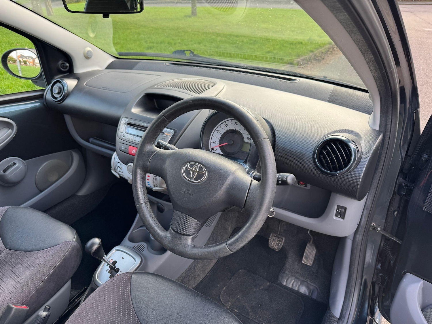 Used Toyota AYGO 2011 for sale - 77671043: Photo 15