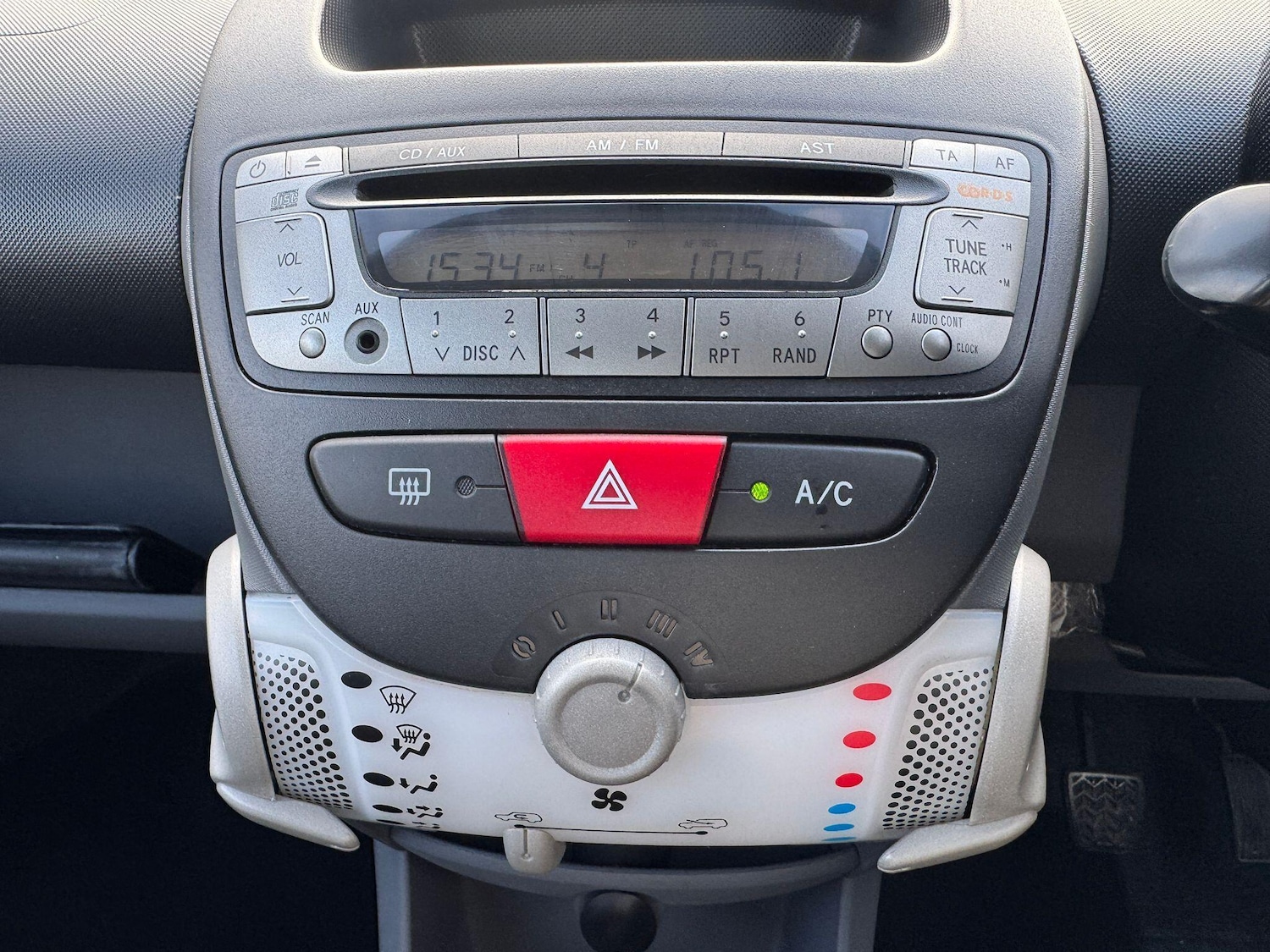 Used Toyota AYGO 2011 for sale - 77671043: Photo 22