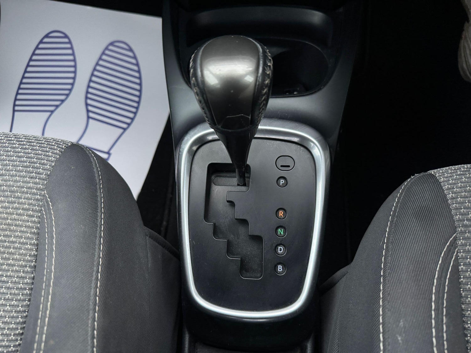 Used Toyota Yaris 2015 for sale - 77215810: Photo 15