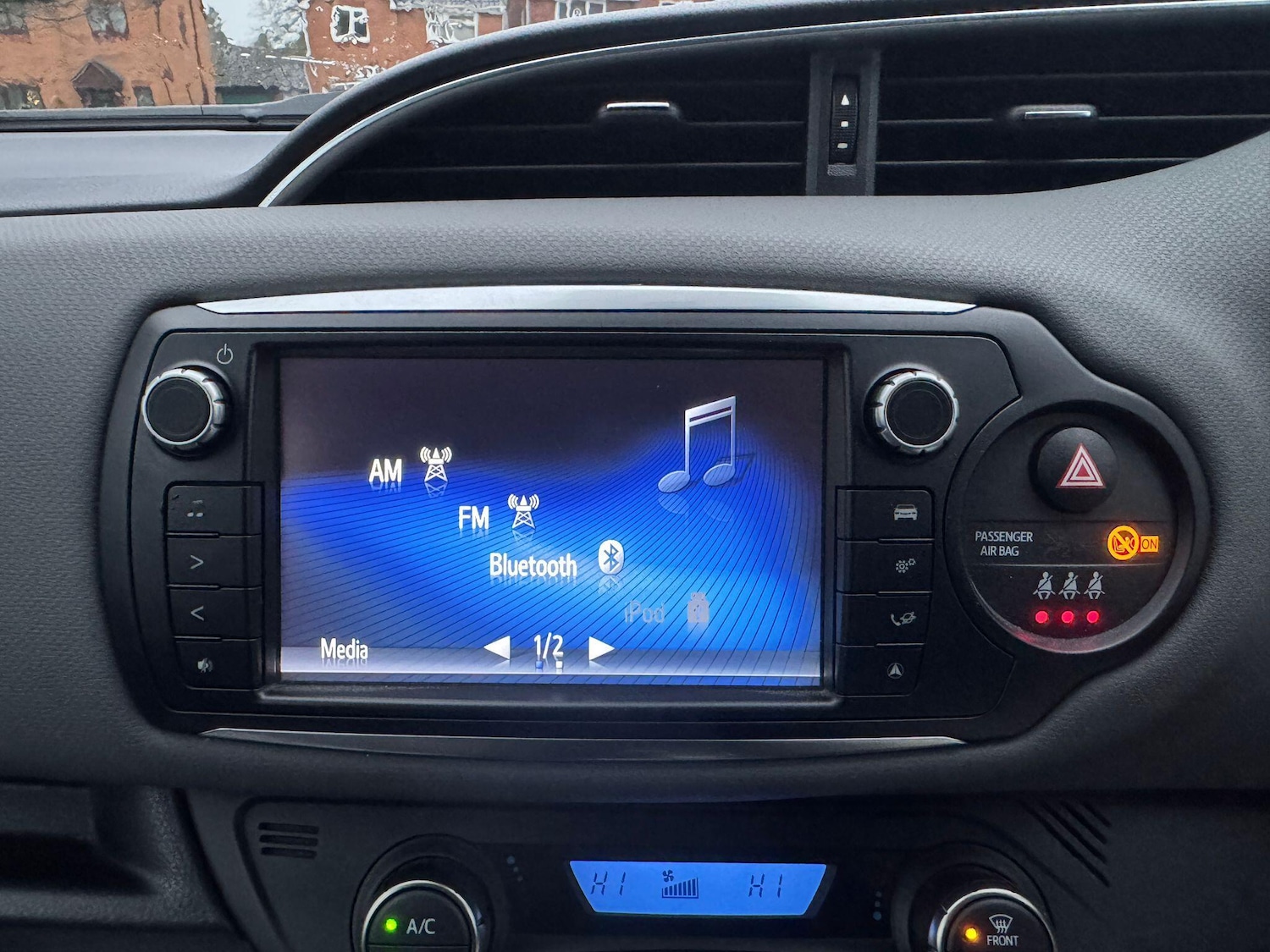 Used Toyota Yaris 2015 for sale - 77215810: Photo 17