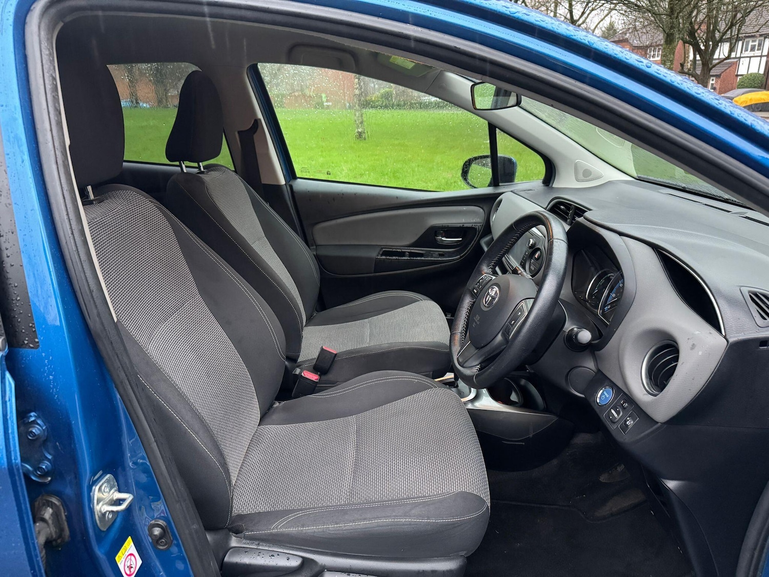 Used Toyota Yaris 2015 for sale - 77215810: Photo 23