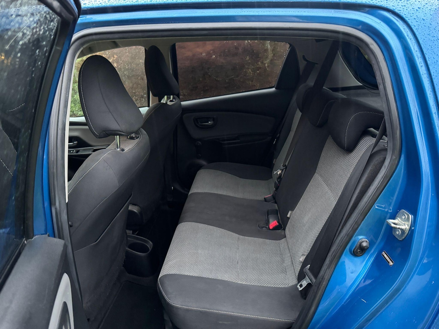 Used Toyota Yaris 2015 for sale - 77215810: Photo 31