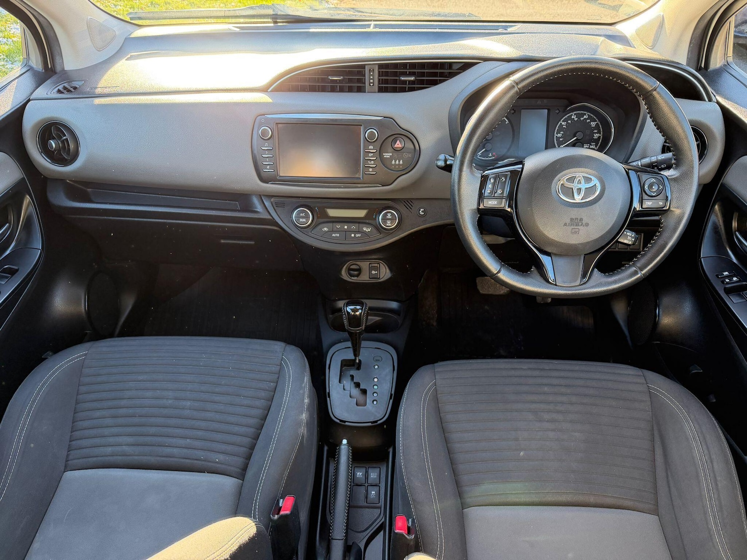 Used Toyota Yaris 2018 for sale - 77395989: Photo 12