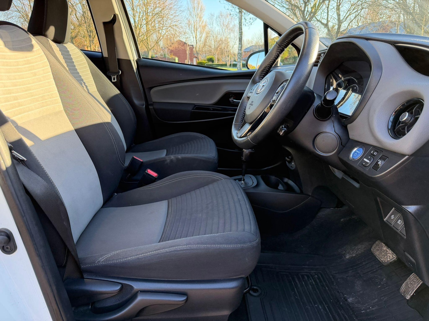 Used Toyota Yaris 2018 for sale - 77395989: Photo 29