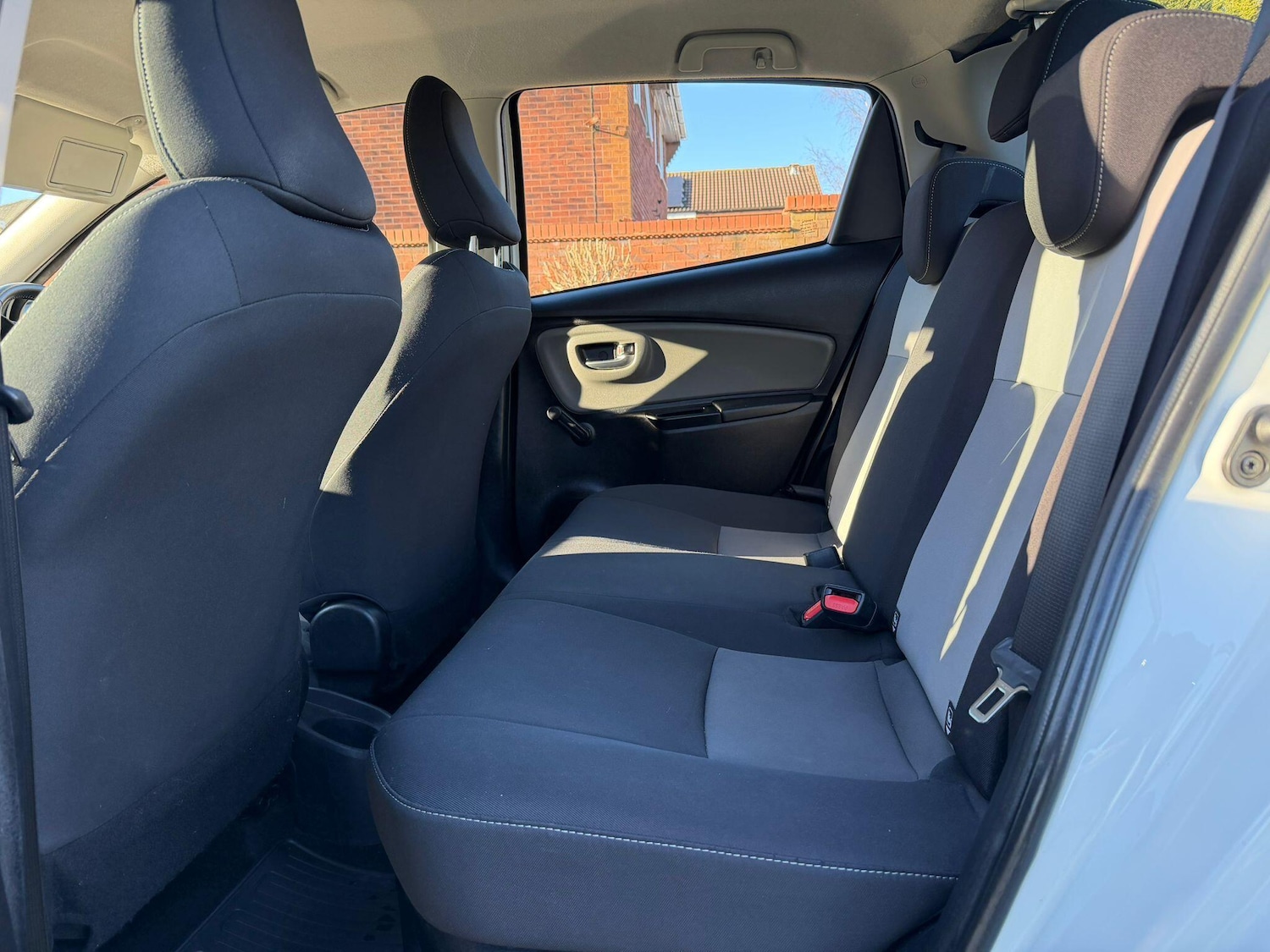 Used Toyota Yaris 2018 for sale - 77395989: Photo 32