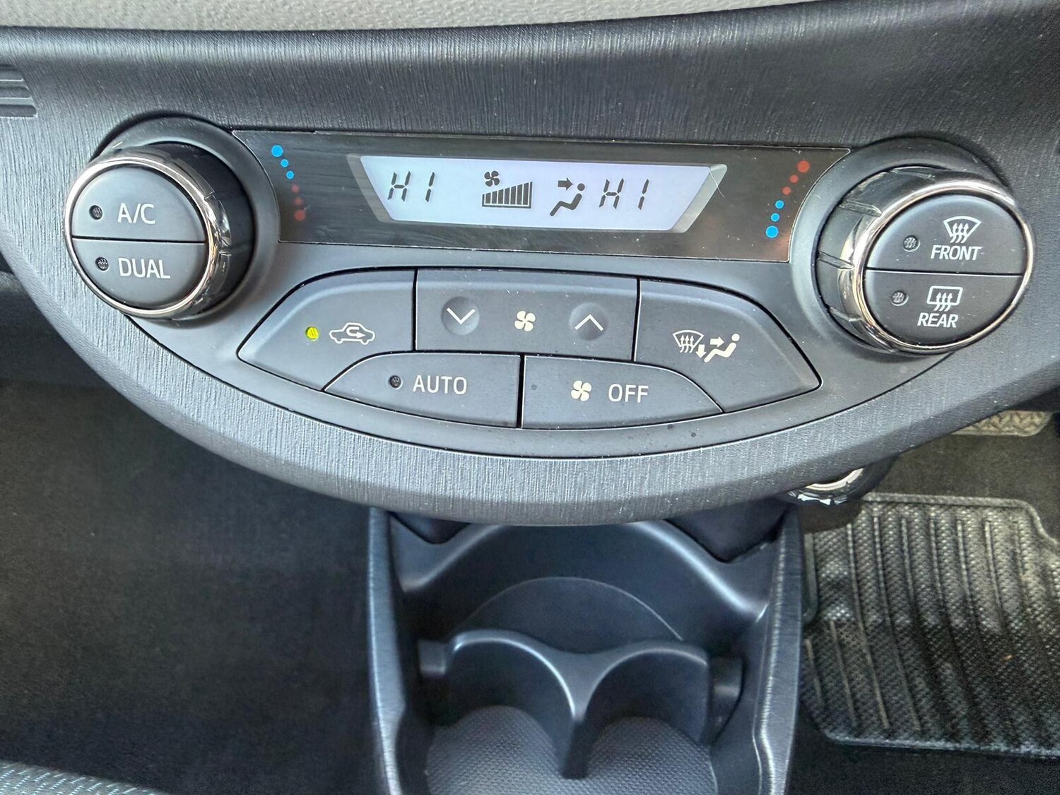 Used Toyota Yaris 2013 for sale - 78215695: Photo 17