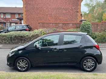 Used Toyota Yaris 2015 for sale - 79726642: Photo