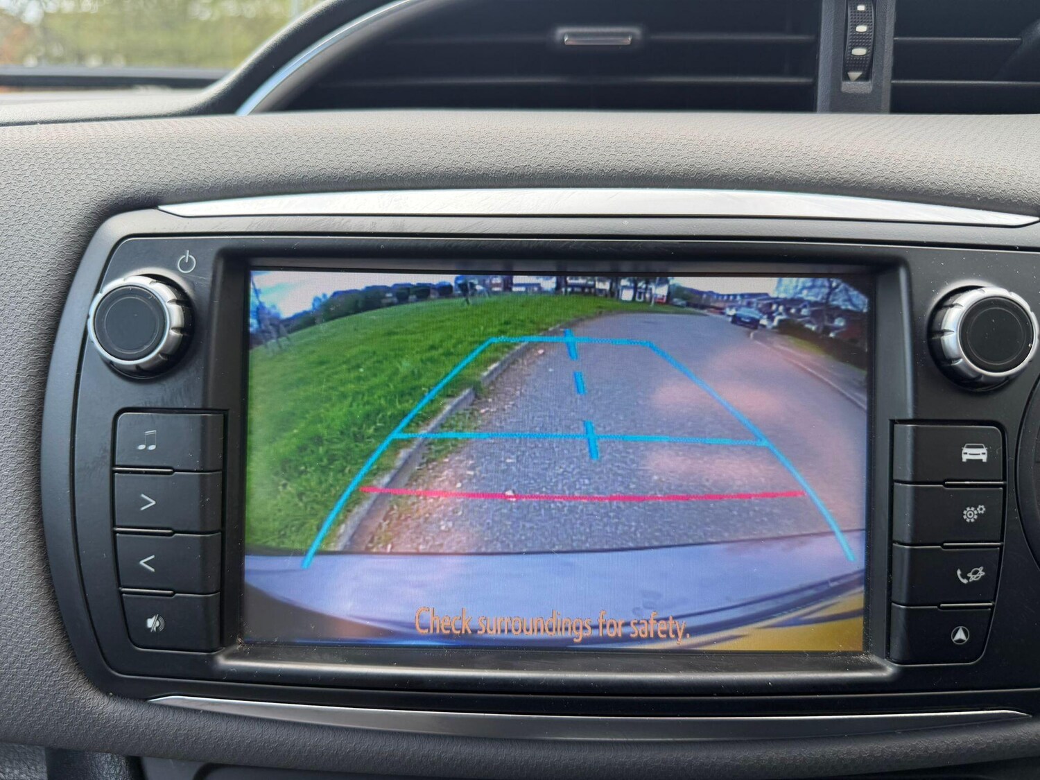 Used Toyota Yaris 2015 for sale - 78215723: Photo 15