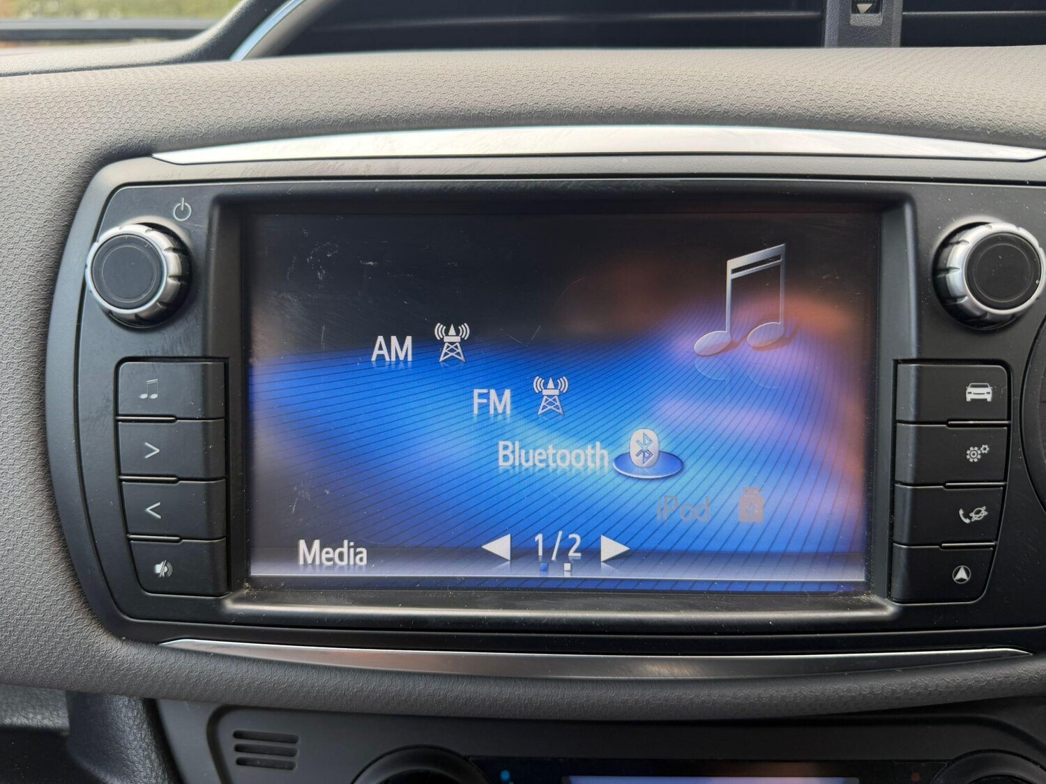 Used Toyota Yaris 2015 for sale - 78215723: Photo 17