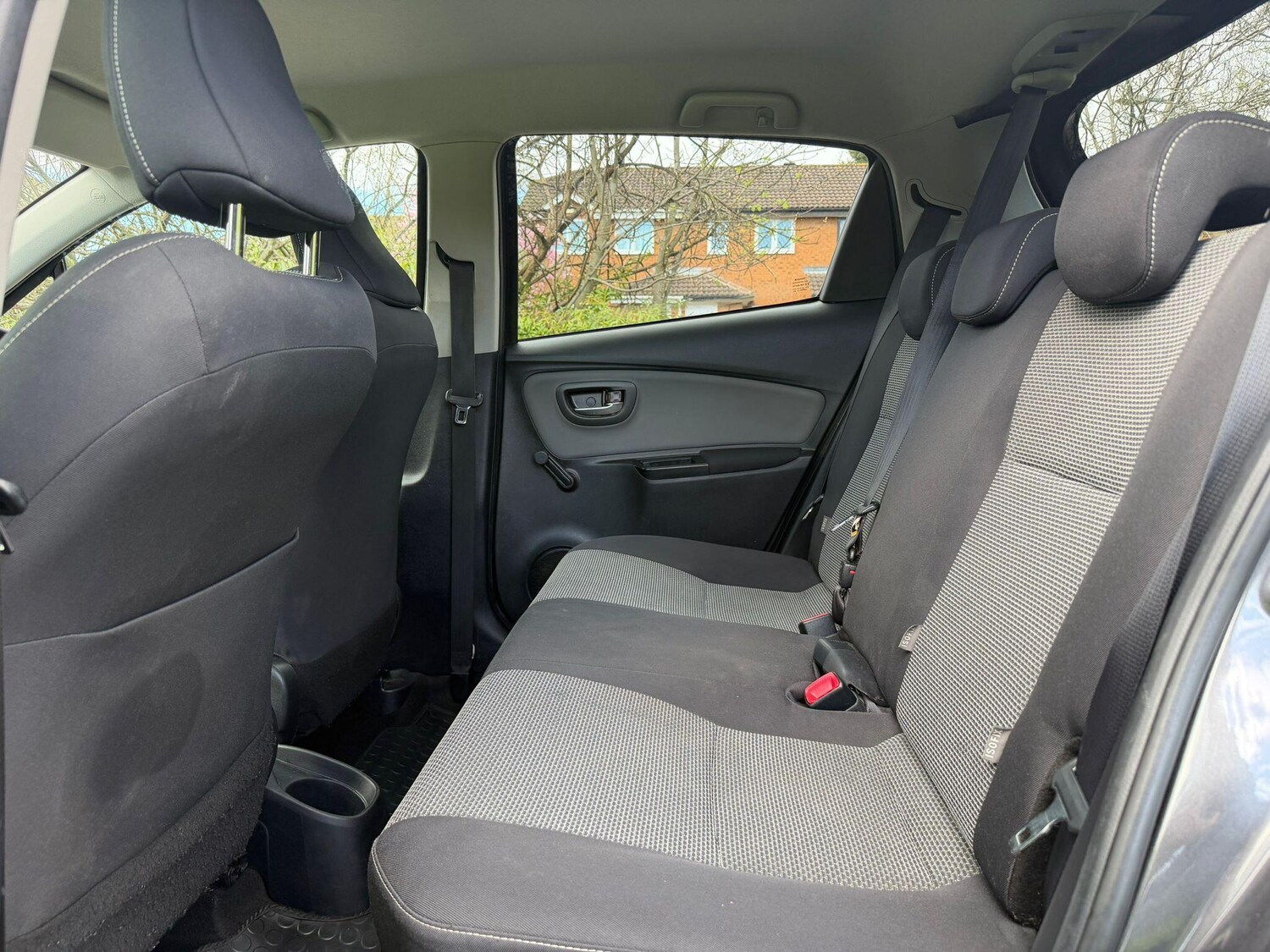 Used Toyota Yaris 2015 for sale - 78215723: Photo 29