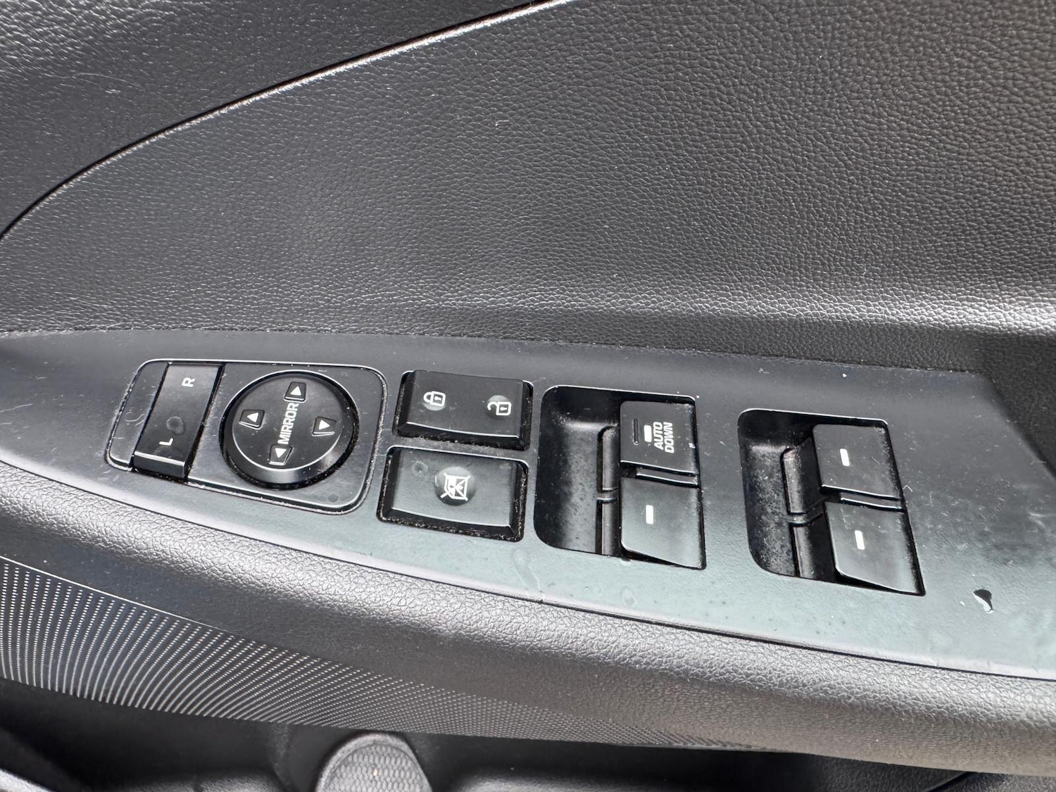 Used Hyundai TUCSON for sale - 77215990: Photo 29