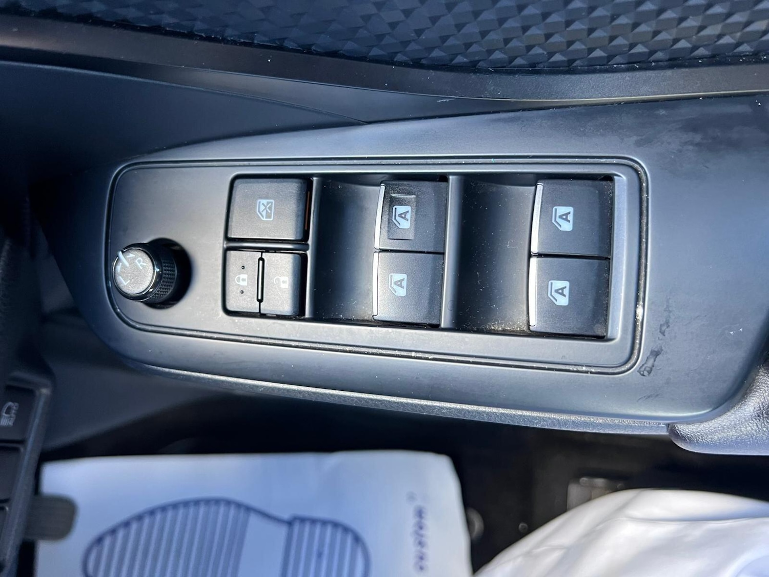 Used Toyota C-HR 2017 for sale - 77344213: Photo 27