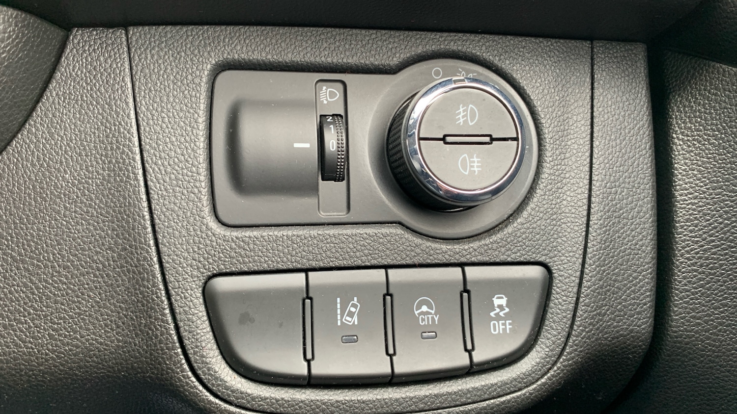 Used Vauxhall Viva 2015 for sale - 76400064: Photo 18