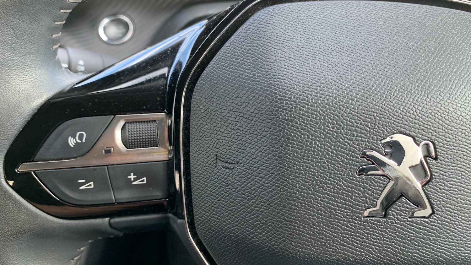 Used Peugeot 2008 2022 for sale - 76586381: Photo 23