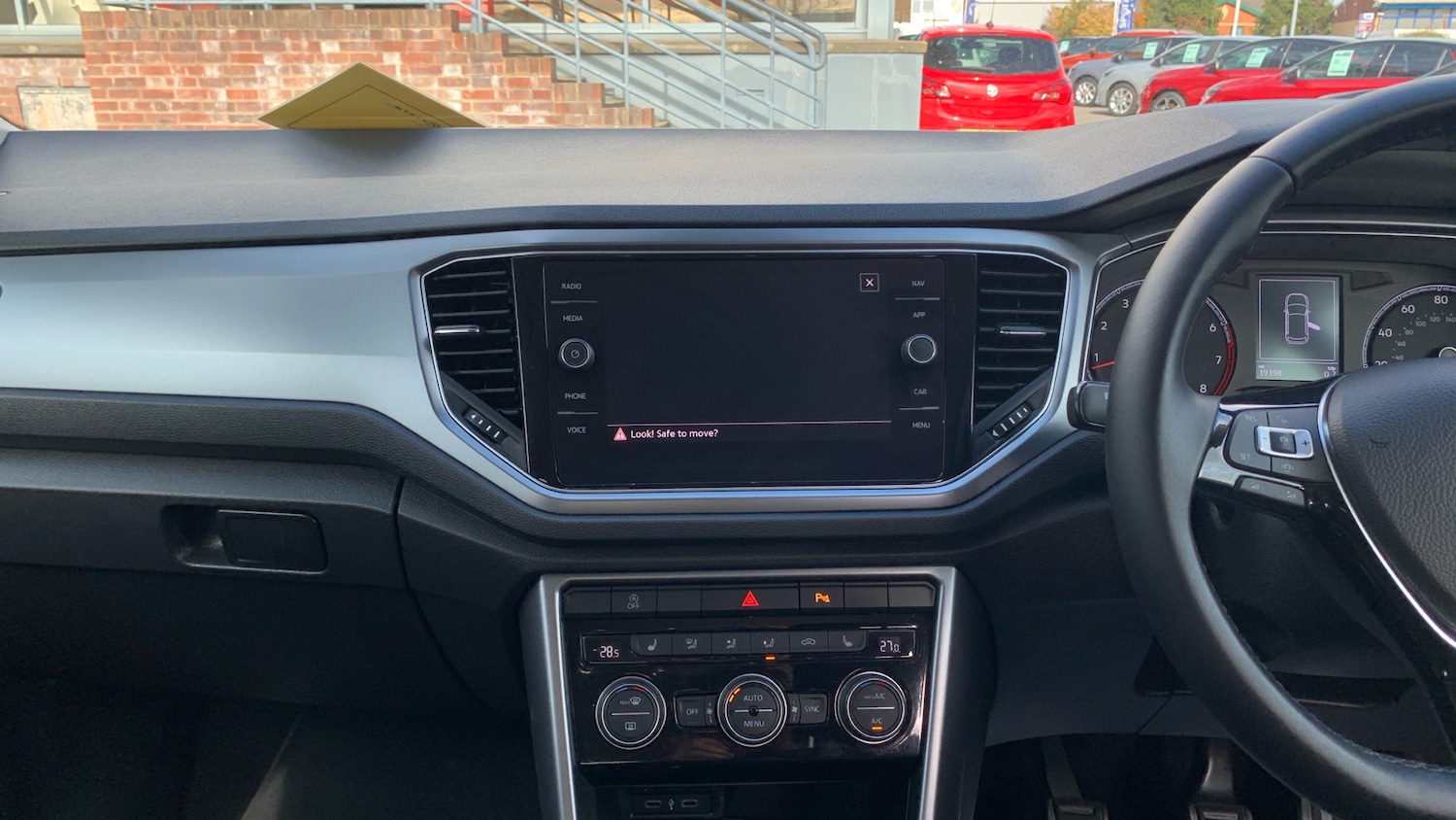 Used Volkswagen T-Roc 2021 for sale - 76190355: Photo 10