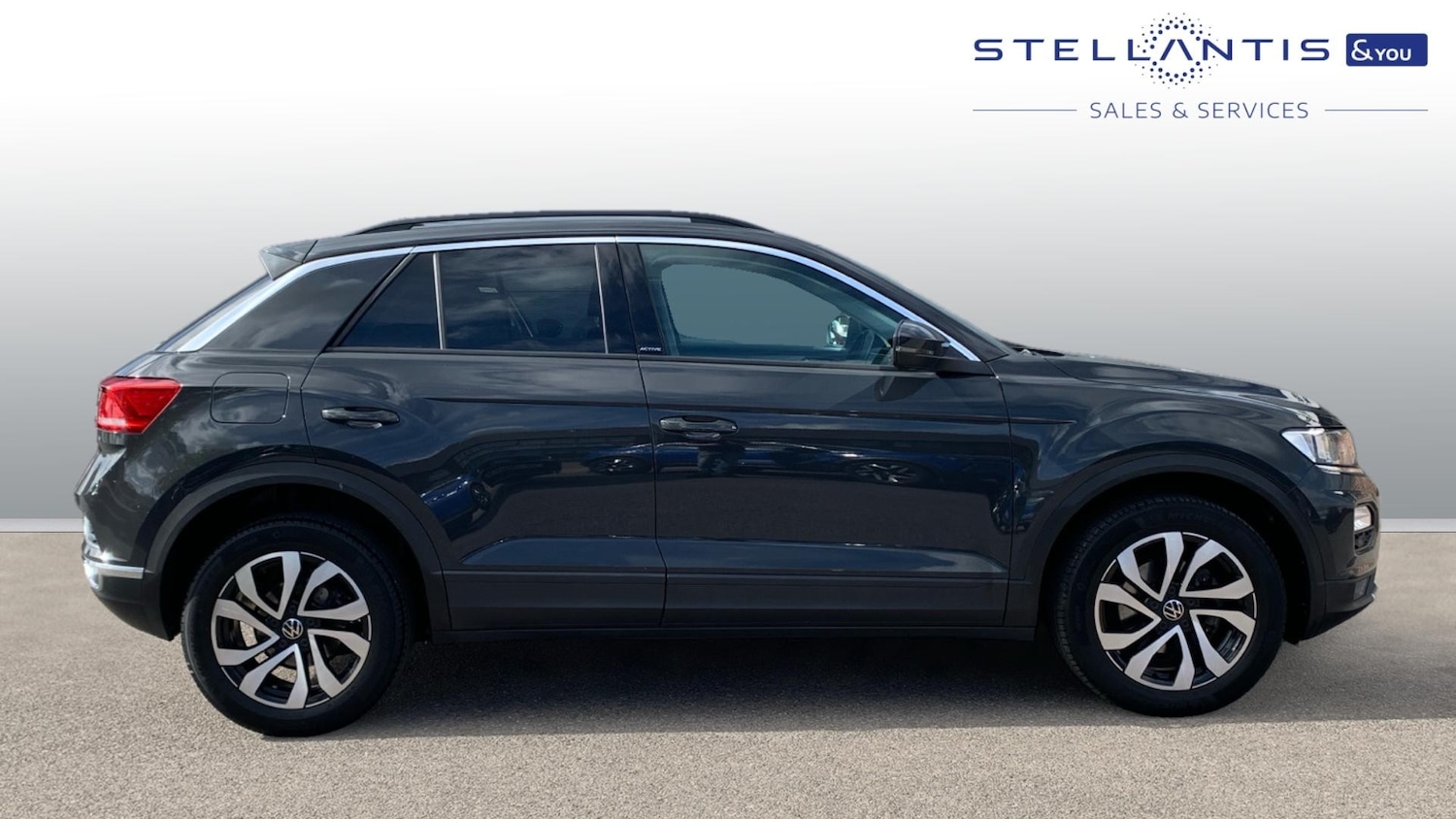 Used Volkswagen T-Roc 2021 for sale - 76190355: Photo 2
