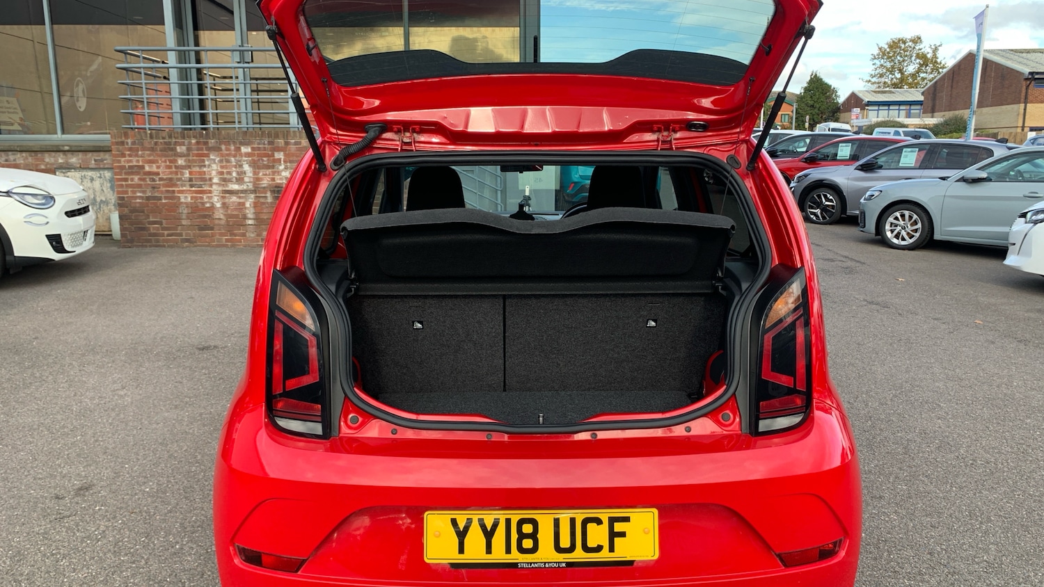 Used Volkswagen up! 2018 for sale - 76586382: Photo 19