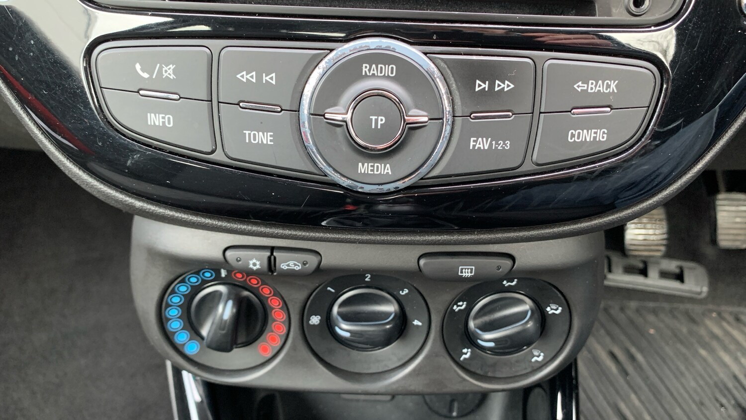 Used Vauxhall ADAM 2016 for sale - 77412864: Photo 34