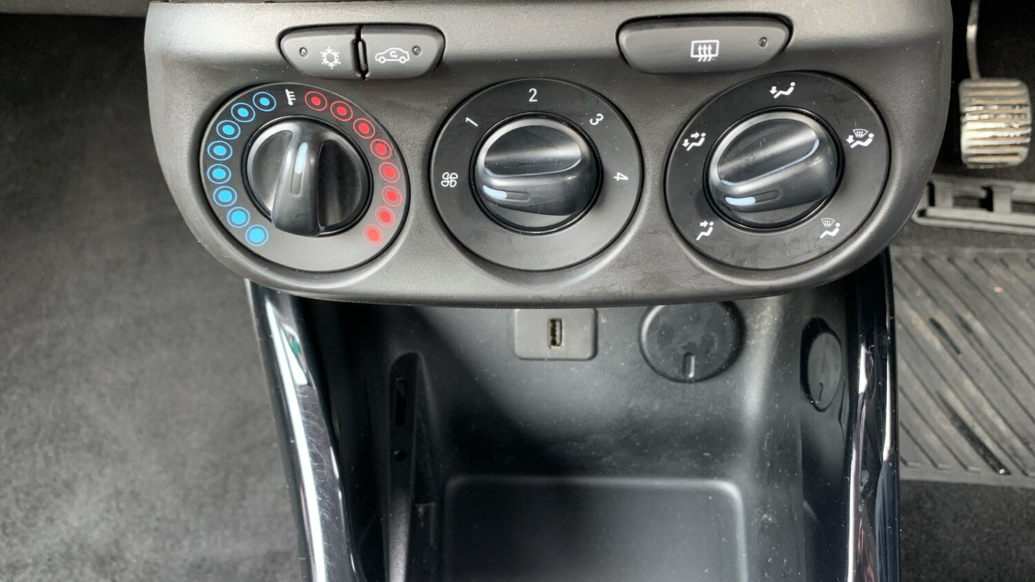 Used Vauxhall ADAM 2016 for sale - 77412864: Photo 35