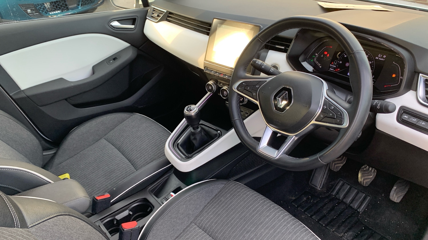 Used Renault Clio 2021 for sale - 76586428: Photo 11