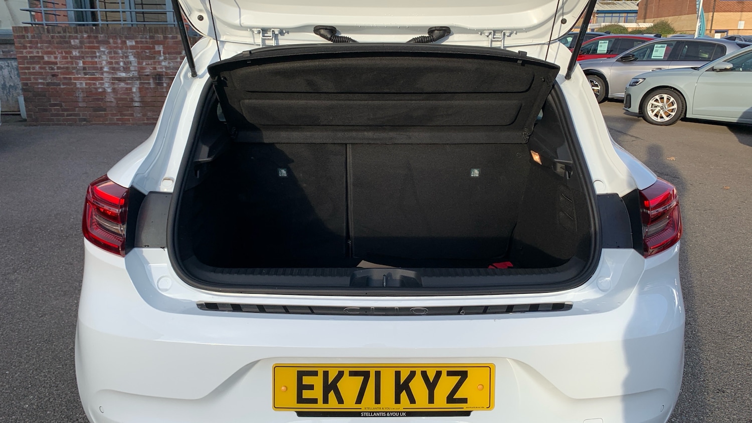 Used Renault Clio 2021 for sale - 76586428: Photo 19