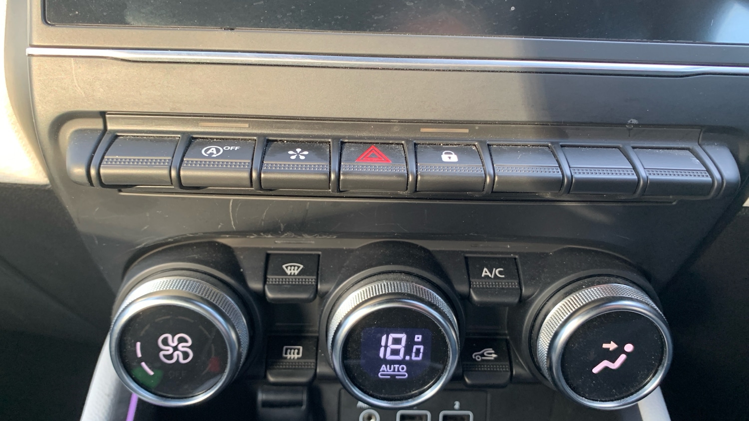 Used Renault Clio 2021 for sale - 76586428: Photo 33