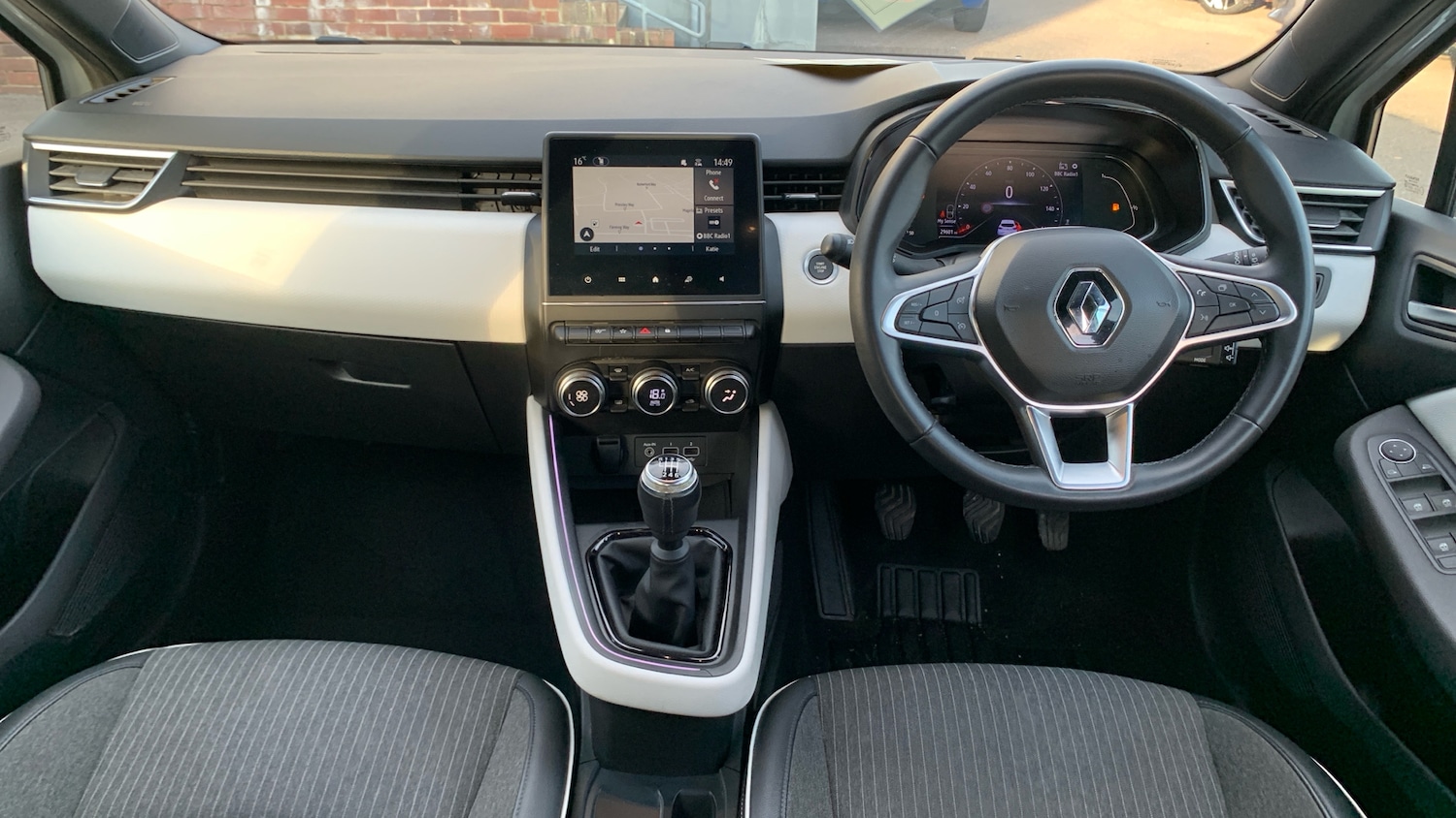 Used Renault Clio 2021 for sale - 76586428: Photo 4