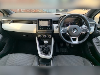 Used Renault Clio 2021 for sale - 76586428: Photo