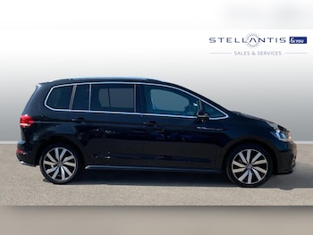 Used Volkswagen Touran 2021 for sale - 76021580: Photo