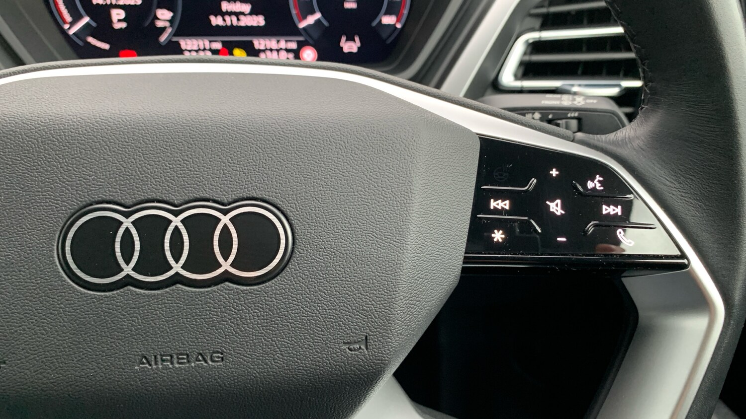 Used Audi Q4 e-tron 2024 for sale - 76458407: Photo 24